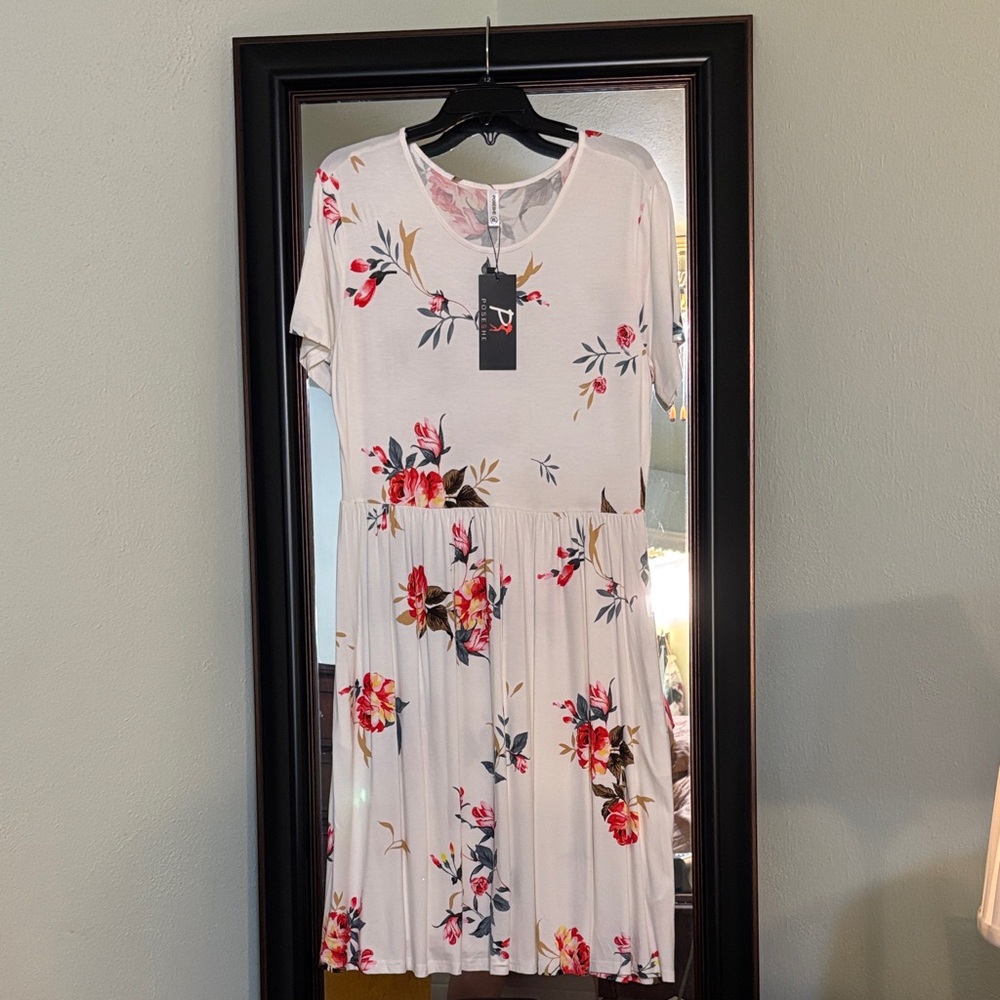 Chic White Floral Midi Dress